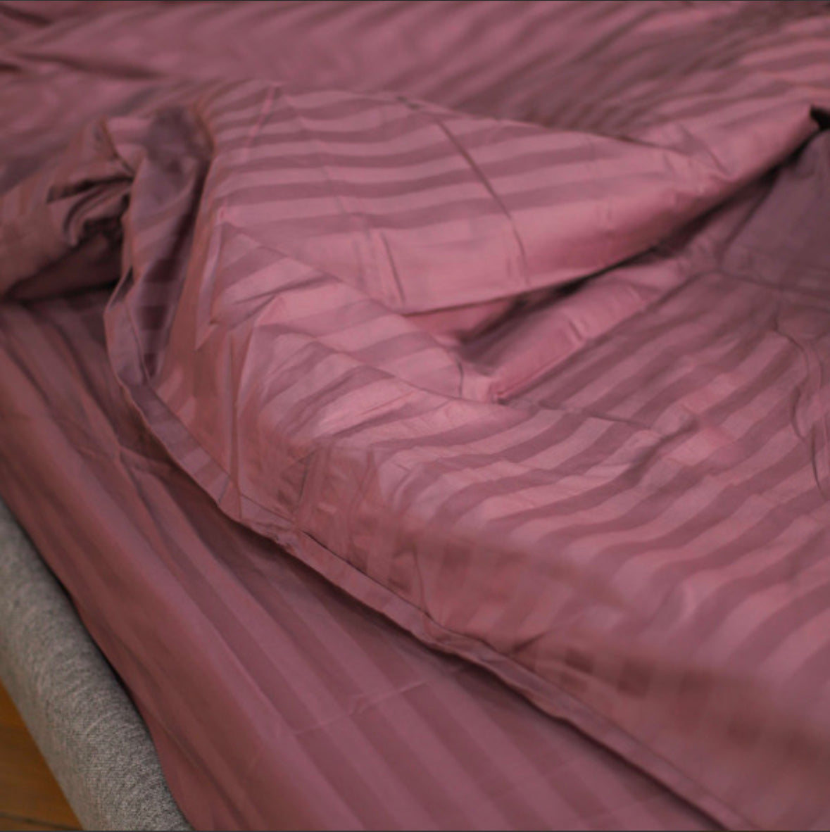 Premium Stripe Sateen Sheet Set